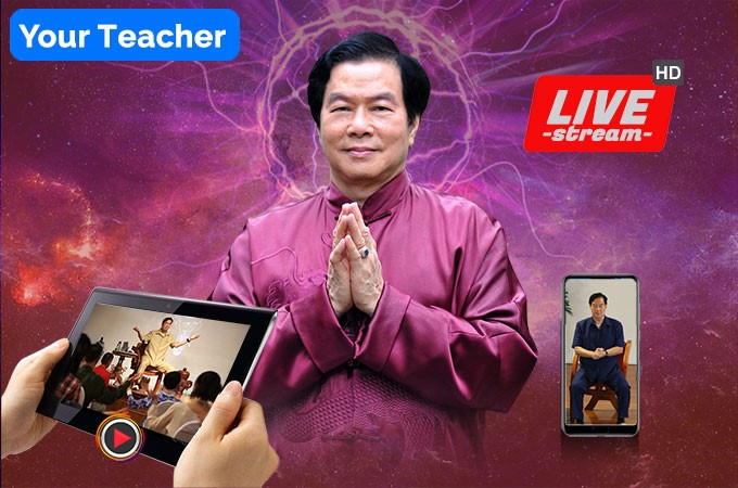 A image showing Master Mantak Chia as a teacher with iPads and iPhones live streaming his Taoism teachings