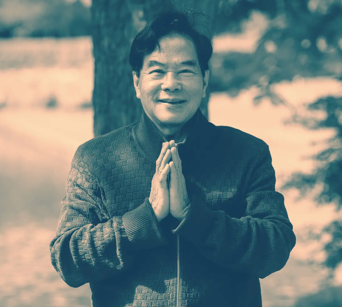 Get Mantak Chia Audiobook [Meditation]-Healing Tao Australia. Master Mantak Chia smiling and praying 2020 saying thankyou to his students
